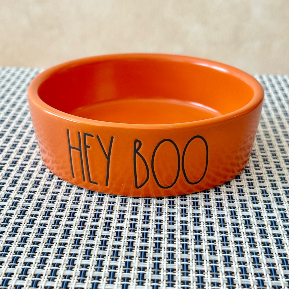 Rae Dunn Halloween HEY BOO Orange Small Pet Bowl BRAND NEW!!